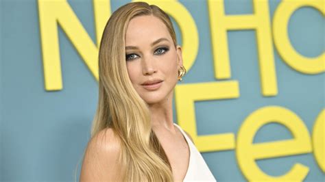 kennifer lawrence nudes|As Jennifer Lawrence shocks fans with full